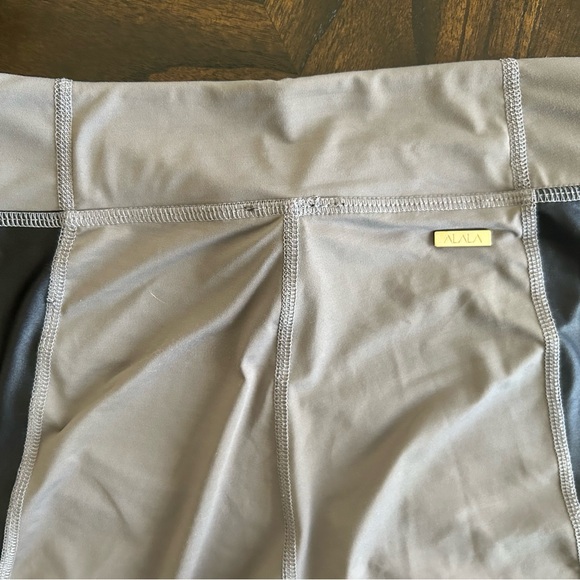 Alala Gray Leggings - Picture 5 of 5
